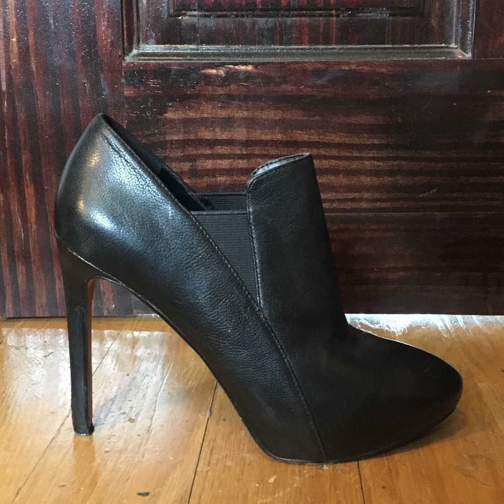 NINE WEST “Leandra” Heel ankle boots Size 8